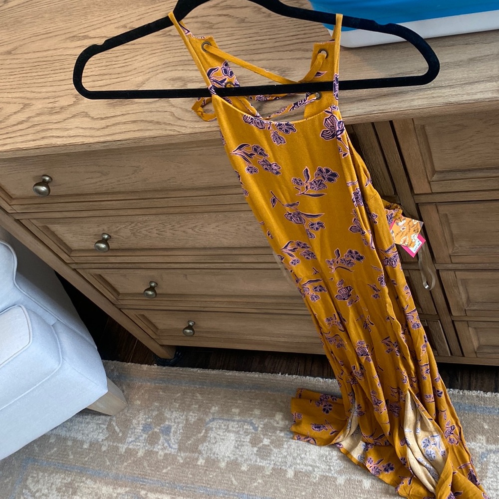Xhilaration yellow midi dress size large. New with tags